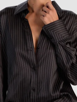 PERFECT BUTTON DOWN